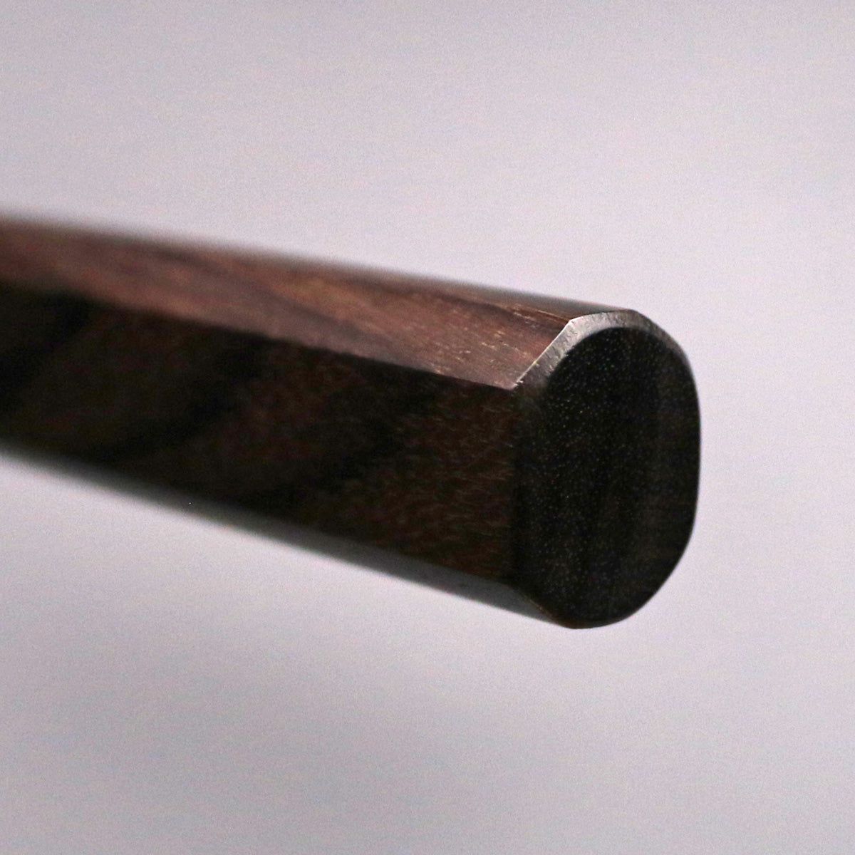黒崎優 「閃光」牛刀包丁 210mm 紫檀柄赤桂 – HAGAKURE